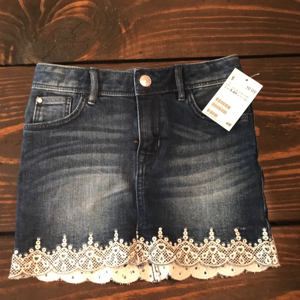 NwT H&M little girl denim skirt size 5-6y